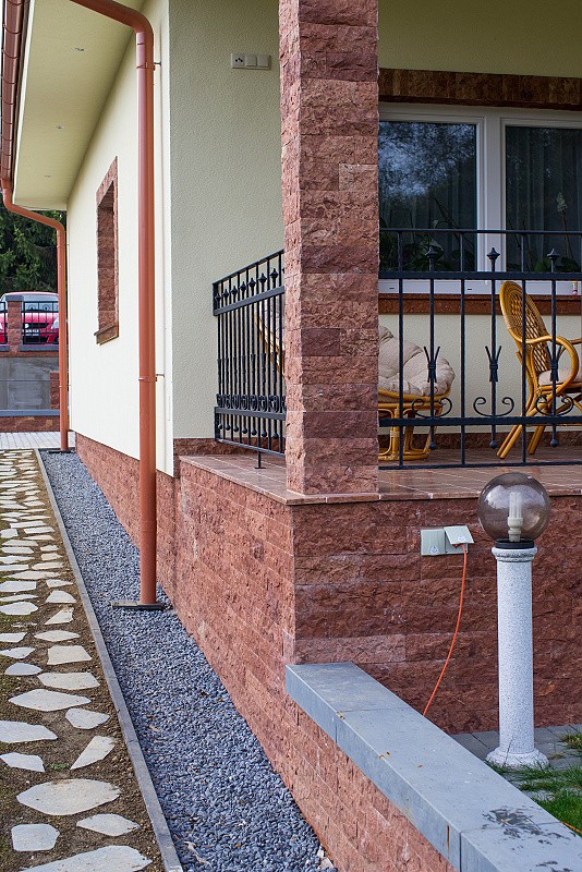 Exteriérový kamenný obklad