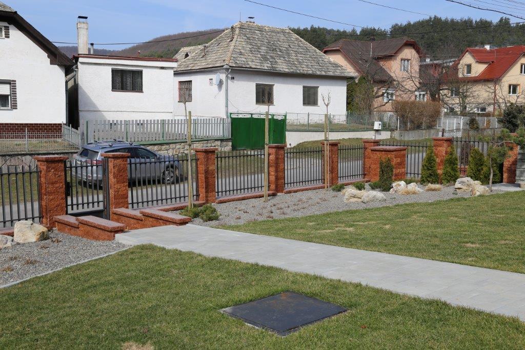 Exteriérový obklad na plot z kameňa