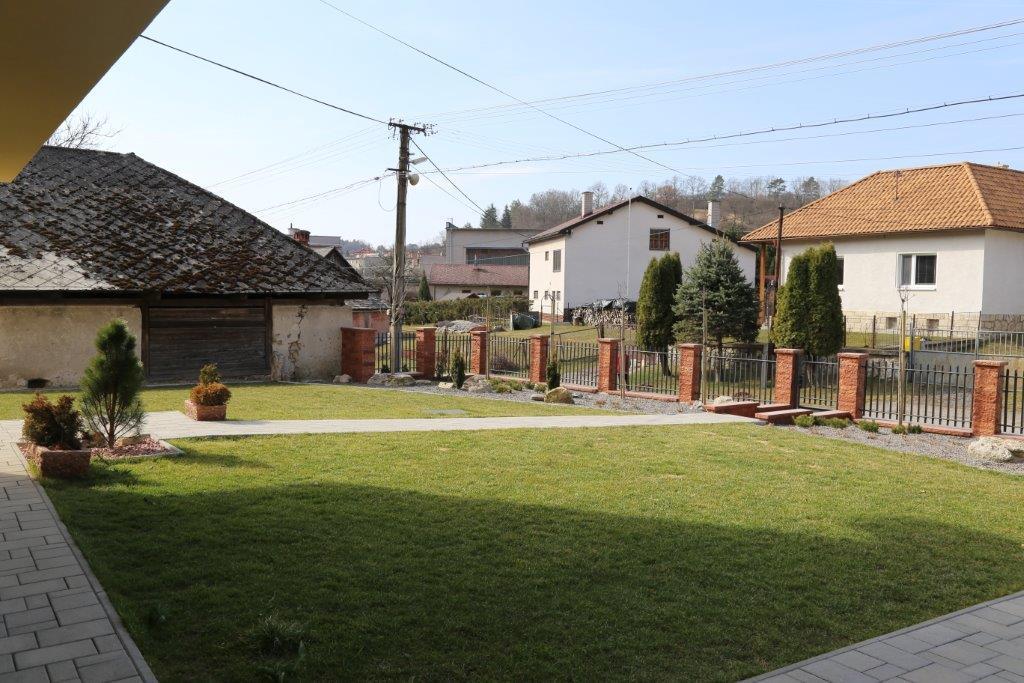 Exteriérový obklad na plot z kameňa